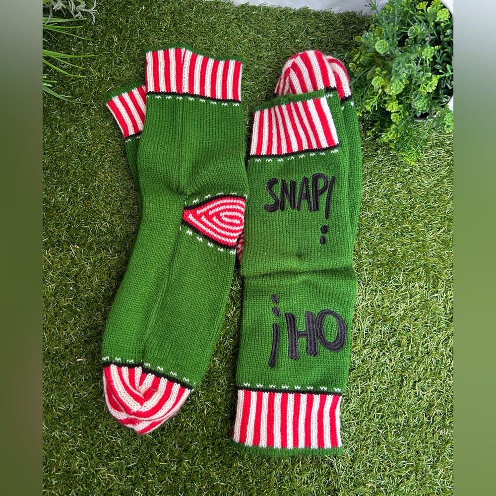 Whoopi Goldberg's "Wonderful and Silly" Green and Red Holiday Socks 2=M pair new